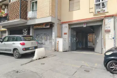 Box in affitto, Via dei Prati dei Papa, Roma