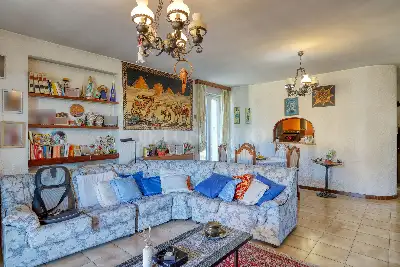 Villa in vendita, Via Statale, Marchirolo