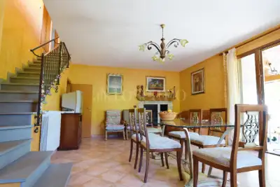 Villa in vendita, Loc. La Casa, Vernio