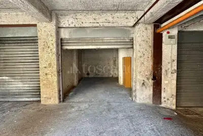 Box in affitto, Via Roma, Atripalda
