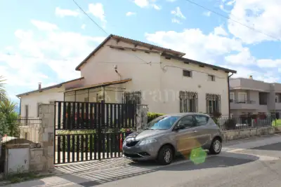 Casa Indipendente in vendita, Via Rodi, Cervaro