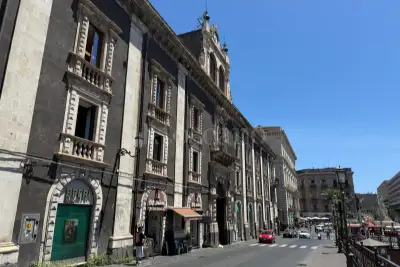 Negozio in vendita, Piazza Stesicoro, Catania