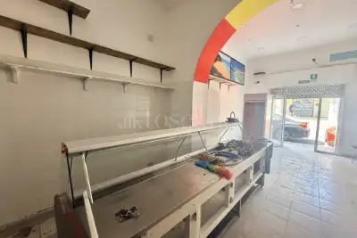 Negozio in vendita, Via Montegrappa, Nettuno