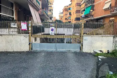 Box in vendita, Via delle Aleutine, Roma