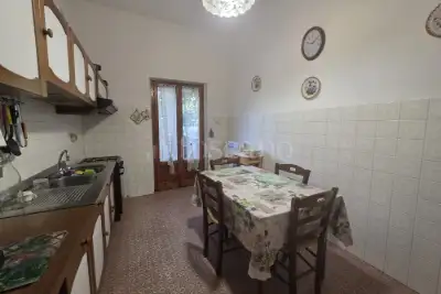 Villino a Schiera in vendita, Via delle Fonti, Prato