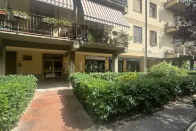Negozio in vendita, Via Cimabue, Campi Bisenzio