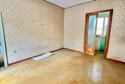 Palazzo in vendita, Via Francesco Tedesco, Avellino