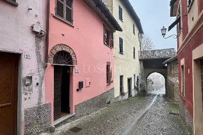 Casa Indipendente in vendita, Via Umberto I, Cremolino