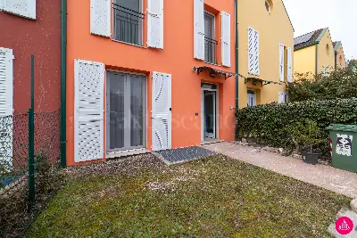 Villino a Schiera in vendita, Via Vallenoncello, Pordenone