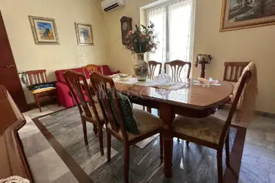 Casa in vendita, Via delle Acacie, Roma