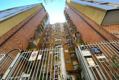 Casa in vendita, Via Giambellino, Milano