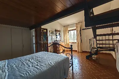 Casale in vendita, Strada di  Barigiano, Sovicille