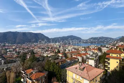 Casa in vendita, Via Tommaso Grossi, Como