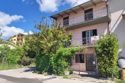 Villino a Schiera in vendita, Via dell'Aquila 13, L'Aquila