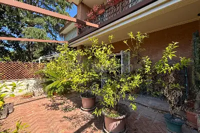 Villino a Schiera in vendita, Via Ernesto Basile, Roma