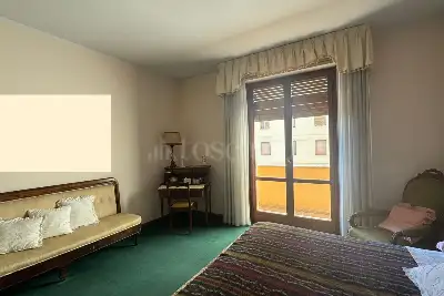 Casa in vendita, Viale Montegrappa, Prato