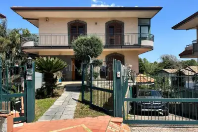 Villa Bifamiliare in vendita, Via Luigi Capuana, Aci Sant'Antonio