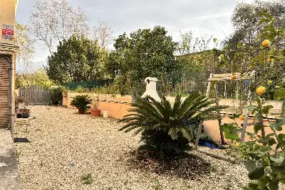 Villa in vendita, Viale dei Romagnoli, Roma