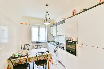 Casa in vendita, Via Petrarca, Merone