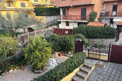 Villino a Schiera in vendita, Via Taro, Mentana
