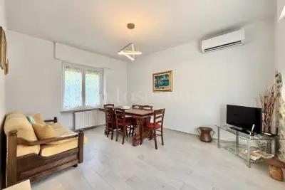 Villino a Schiera in vendita, Via Borgo Secolo, Peschiera del Garda
