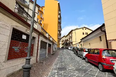 Magazzino in affitto, Via San Francesco Saverio, Avellino