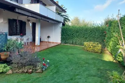 Villa Plurifamiliare in vendita, via degli Anemoni 3, Sabaudia