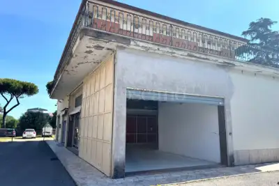 Negozio in affitto, Via del Ponte delle Sette Miglia, Roma
