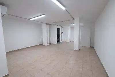 Magazzino in affitto, Via Isonzo , Monza