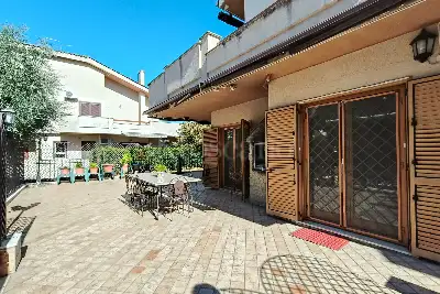 Villa Plurifamiliare in vendita, Via delle Vigne di Morena, Roma