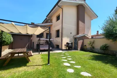 Villa in vendita, Via Luigi Cherubini, Roma