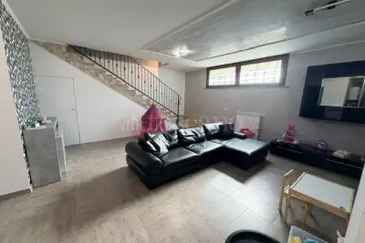 Casa Indipendente in vendita, Via Treviso, Pomezia