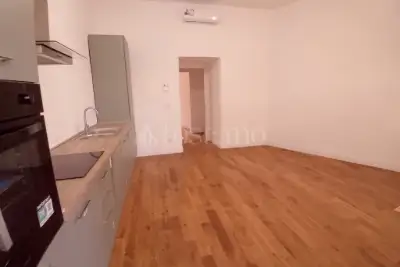 Casa in vendita, Via Tripoli, Roma