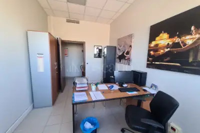 Ufficio in affitto, Via dei Castelli Romani, Pomezia