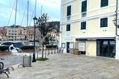 Casa in vendita, Corso Vittorio Emanuele, La Maddalena
