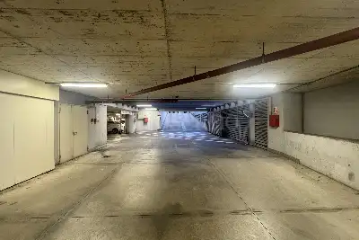 Box in affitto, Largo Zanuso 4, Milano