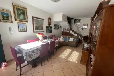 Villa Plurifamiliare in vendita, Via delle Primule, Pomezia