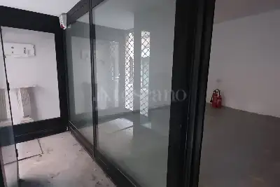 Negozio in affitto, via camollia 187, Siena