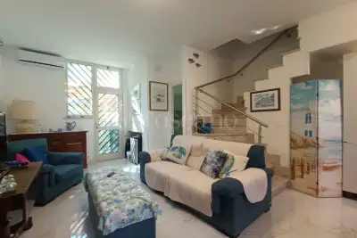 Villino a Schiera in affitto, Via Venezia, Anzio