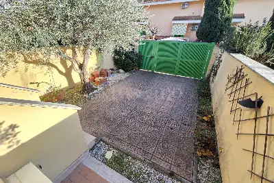 Villino a Schiera in vendita, Via Sesto San Giovanni, Roma