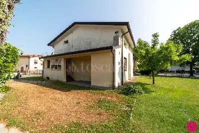 Casa Indipendente in vendita, Viale Rimembranze, Azzano Decimo
