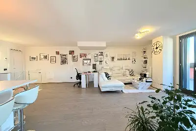 Casa in vendita, Via Senigallia, Milano