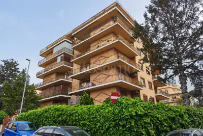 Casa in vendita, Via Francesco Roncati, Roma