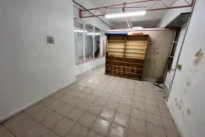 Negozio in vendita, Via Al Sesto Miglio, Roma