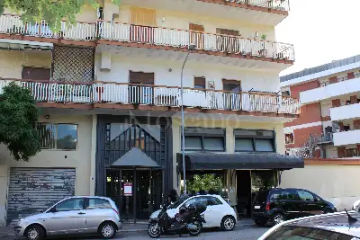 Negozio in vendita, Via Zamosch, Cassino