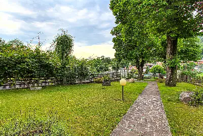 Villa in vendita, Via Ferruccio Pellini, Marchirolo