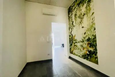 Negozio in vendita, Via Tibullo, Milano