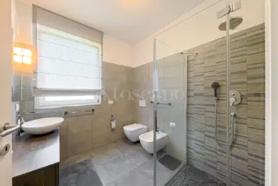 Villa Bifamiliare in vendita, Viale Ernesto Thomas, Brusimpiano