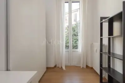 Casa in vendita, Via Ugo Bassi, Milano