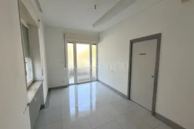 Negozio in vendita, Via Gian Carlo Camozzini, Verona